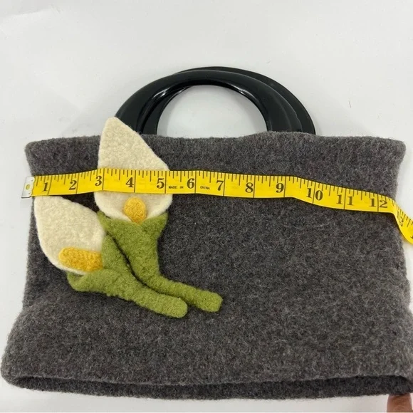 ✅ UNBRANDED BOILED WOOL TULIP PURSE WITH LUCITE PLASTIC HANDLES - Picture 7 of 7